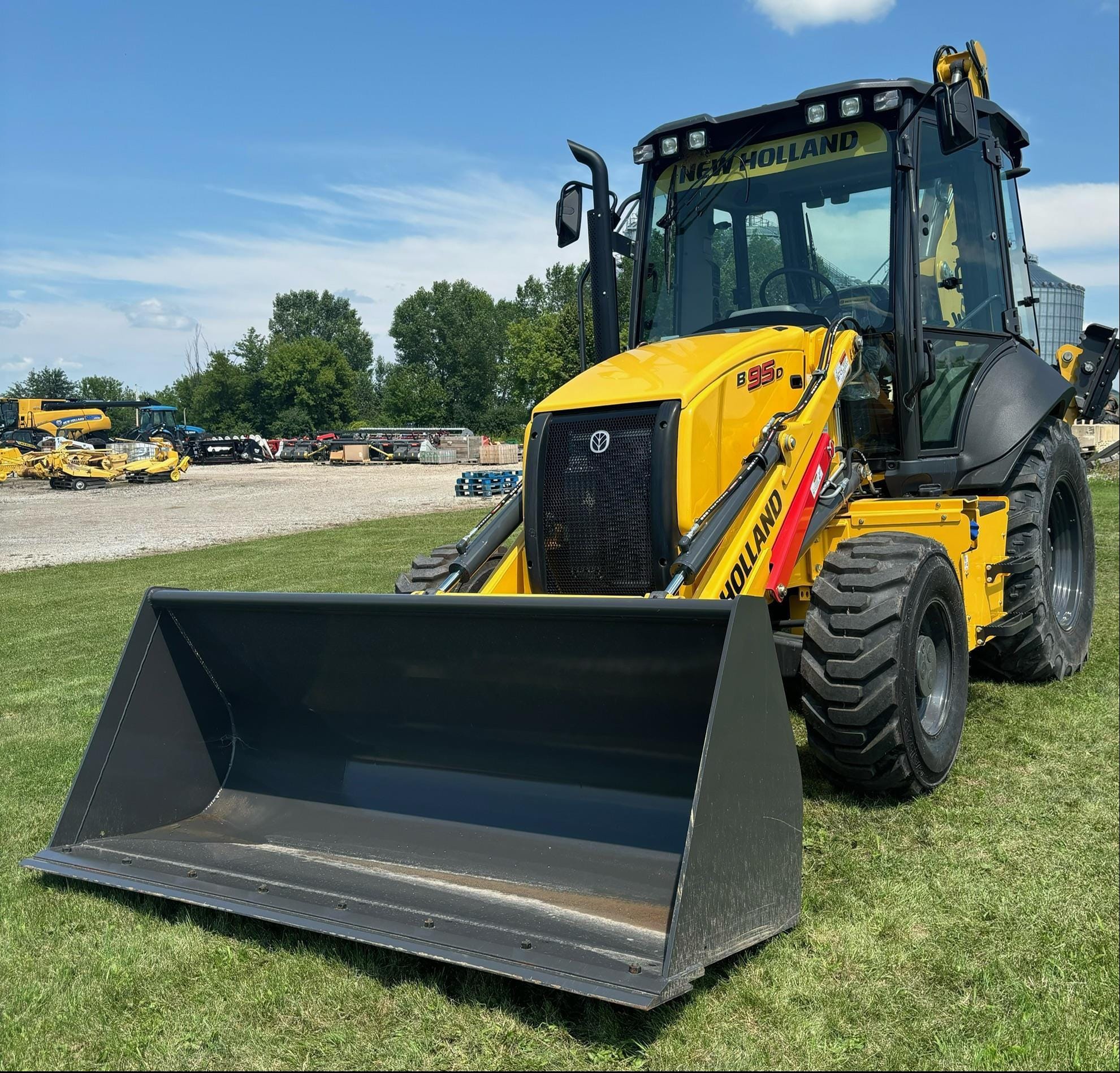 Main image New Holland B95D