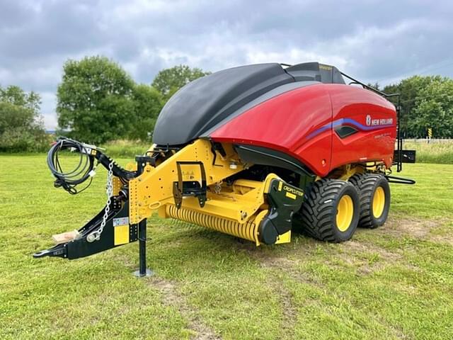 Image of New Holland Big Baler 330 Plus equipment image 2