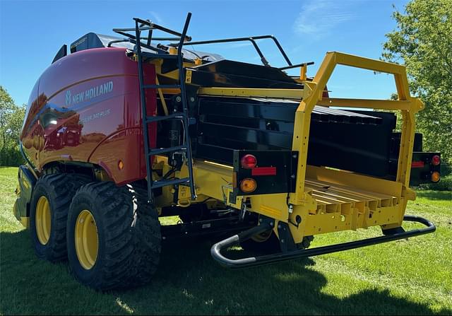 Image of New Holland Big Baler 340 Plus equipment image 2