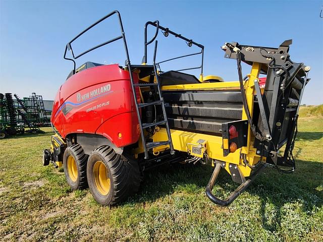 Image of New Holland Big Baler 340 equipment image 3