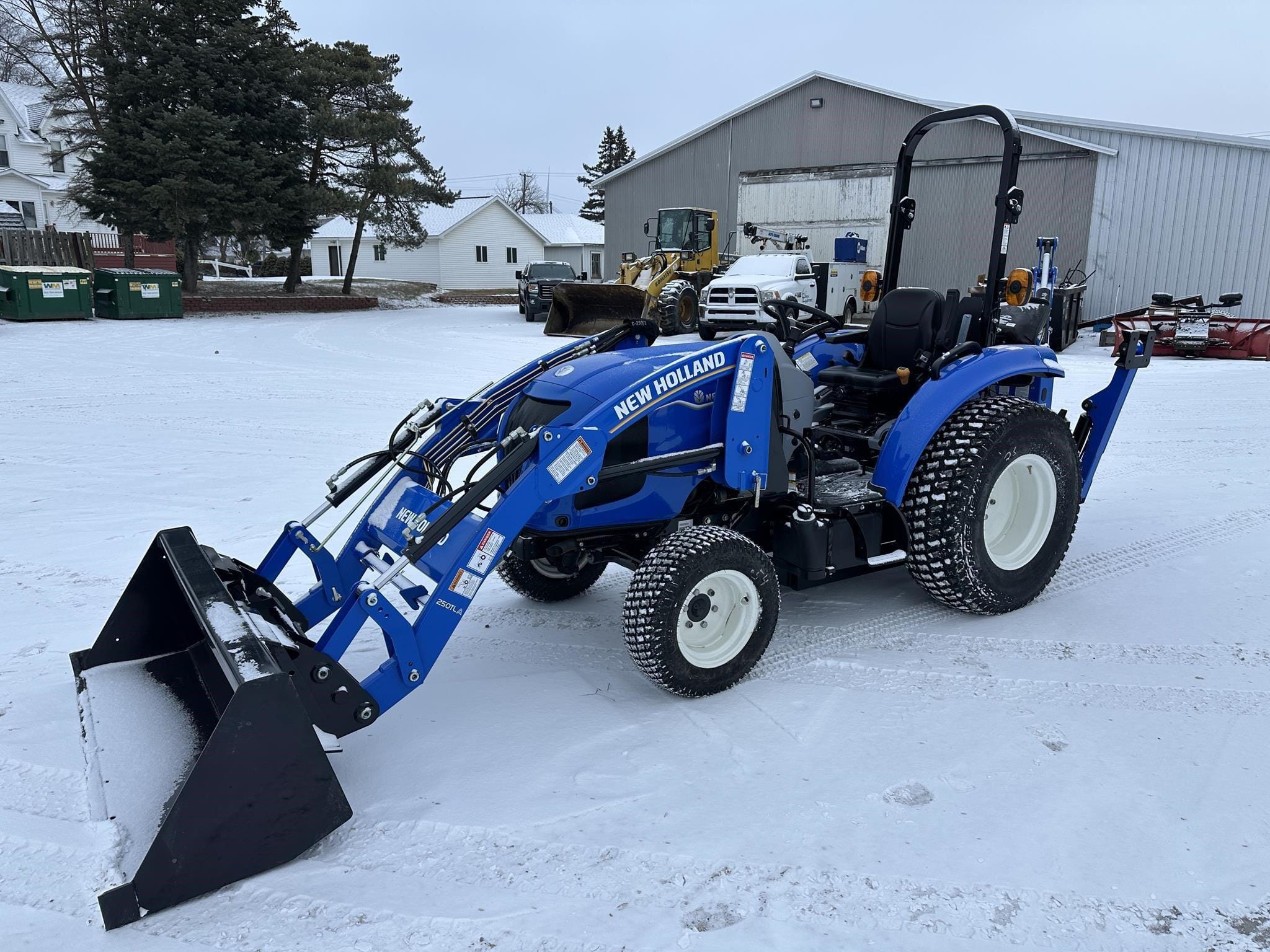 Main image New Holland Boomer 40