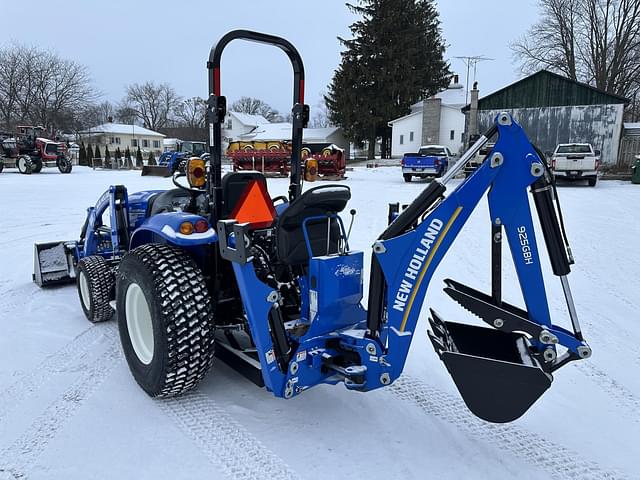 Image of New Holland Boomer 40 equipment image 2