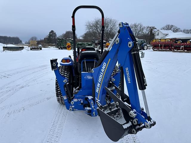 Image of New Holland Boomer 40 equipment image 3