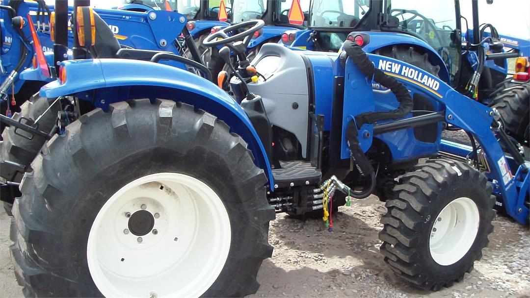 Image of New Holland Boomer 45 Image 0