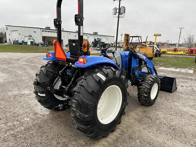 Image of New Holland Boomer 45 equipment image 4