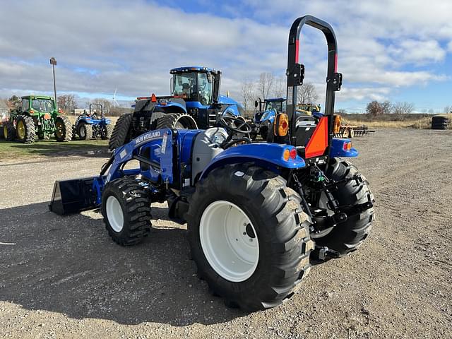 Image of New Holland Boomer 45 equipment image 2