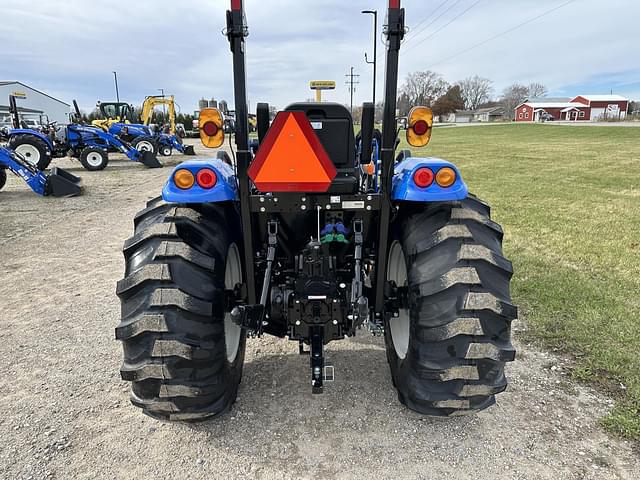 Image of New Holland Boomer 45 equipment image 4