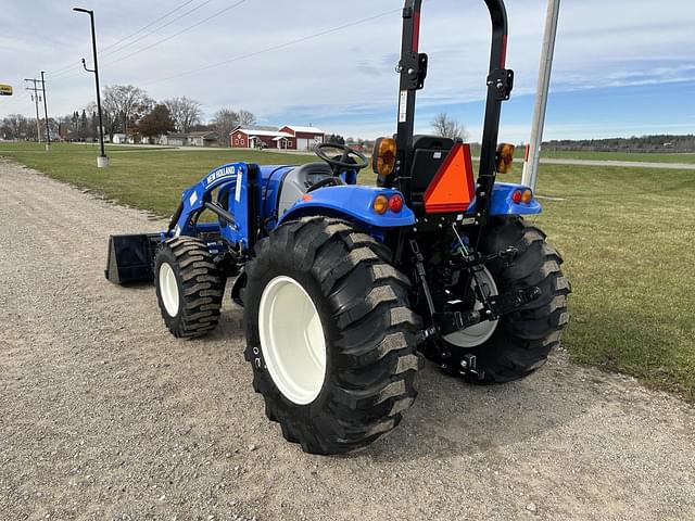 Image of New Holland Boomer 45 equipment image 2