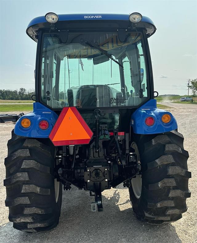 Image of New Holland Boomer 45 equipment image 4