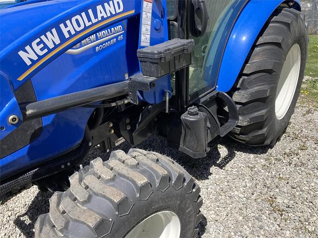 Image of New Holland Boomer 45 equipment image 2