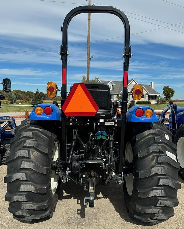 Image of New Holland Boomer 45 equipment image 2