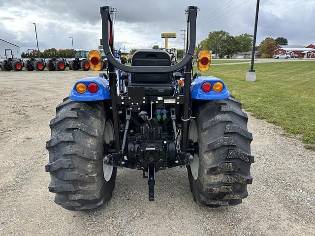 Image of New Holland Boomer 55 equipment image 3