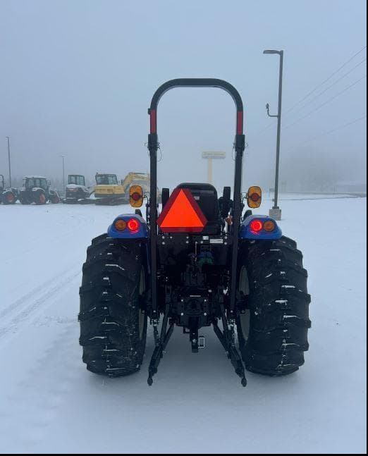 Image of New Holland Boomer 55 equipment image 2