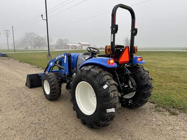 Image of New Holland Boomer 55 equipment image 2