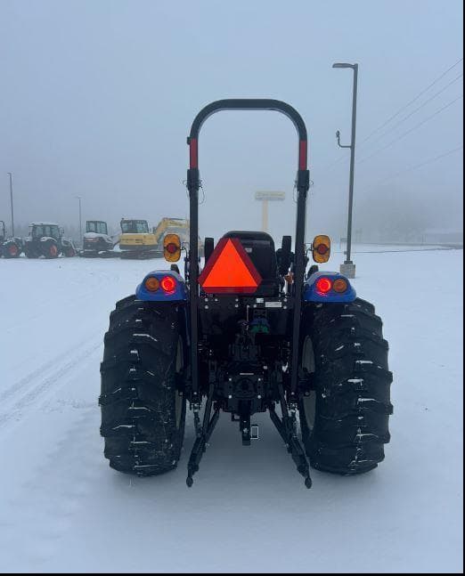 Image of New Holland Boomer 55 equipment image 2