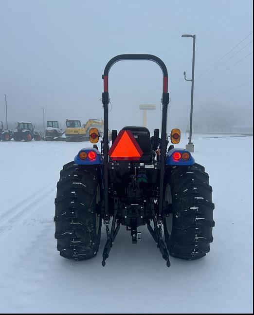 Image of New Holland Boomer 55 equipment image 2