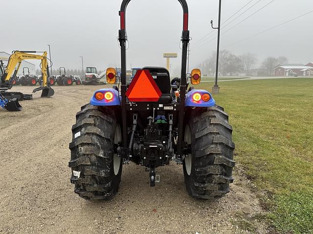 Image of New Holland Boomer 55 equipment image 3