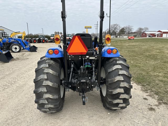 Image of New Holland Boomer 55 equipment image 3