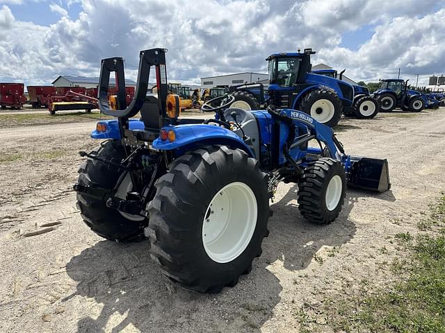 Image of New Holland Boomer 55 equipment image 4