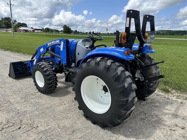 Image of New Holland Boomer 55 equipment image 2