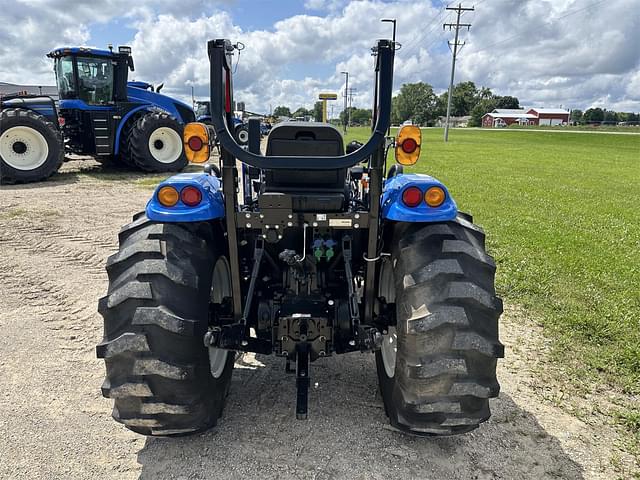 Image of New Holland Boomer 55 equipment image 3