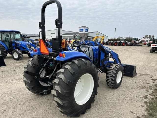 Image of New Holland Boomer 55 equipment image 4