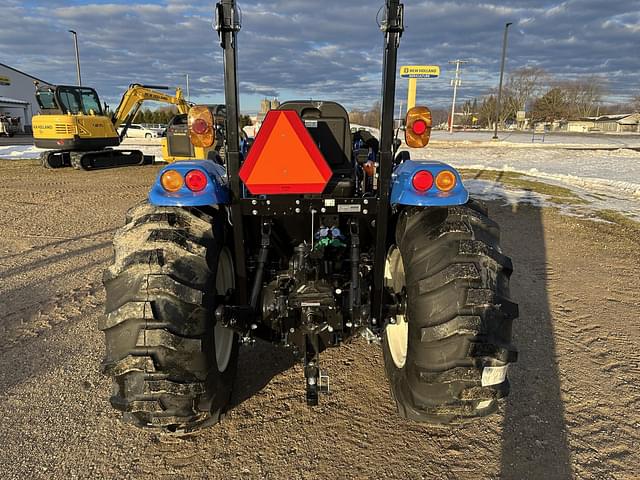 Image of New Holland Boomer 55 equipment image 3