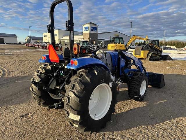 Image of New Holland Boomer 55 equipment image 4