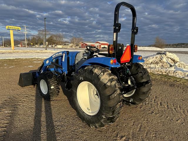 Image of New Holland Boomer 55 equipment image 2