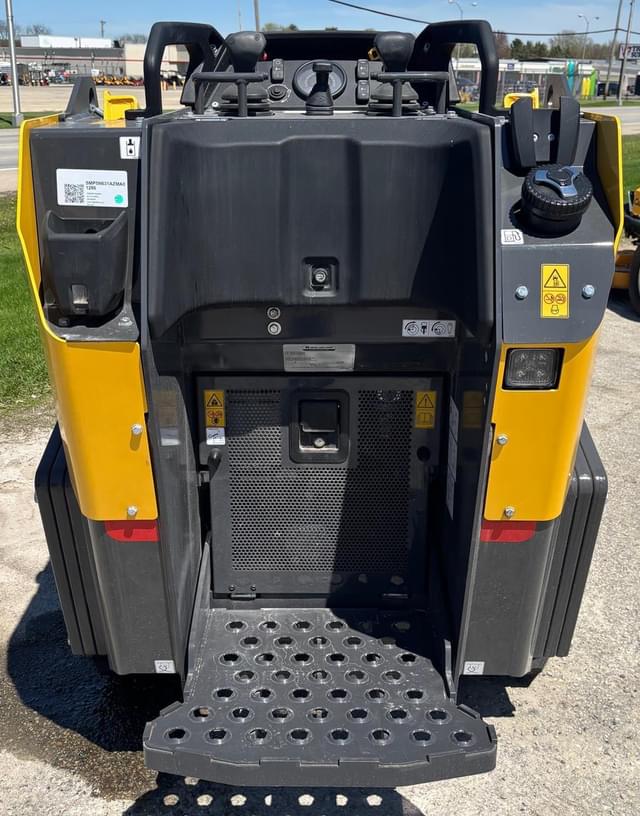 Image of New Holland C314 equipment image 4
