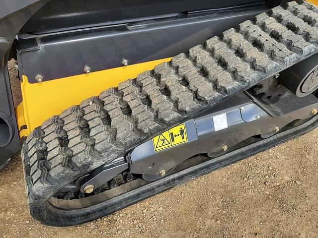 Image of New Holland C327 equipment image 4
