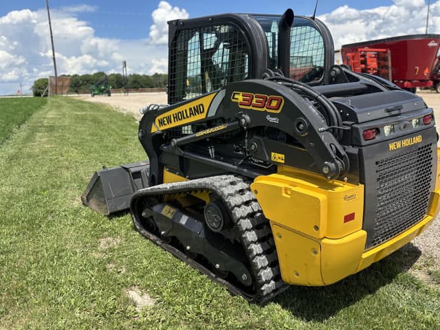 Image of New Holland C330 equipment image 3