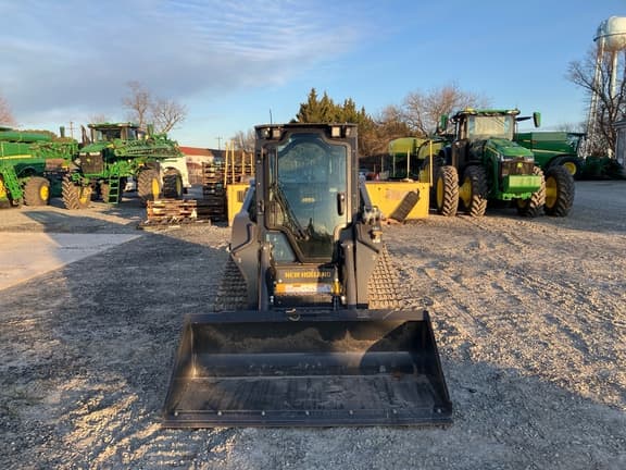 Image of New Holland C330 equipment image 3
