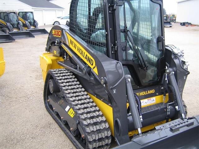 Image of New Holland C330 equipment image 4