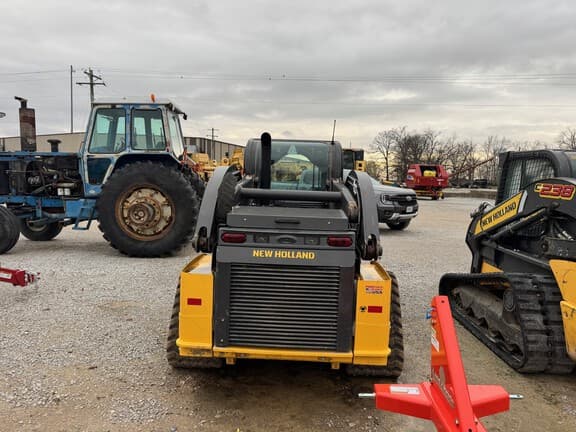 Image of New Holland C332 equipment image 1