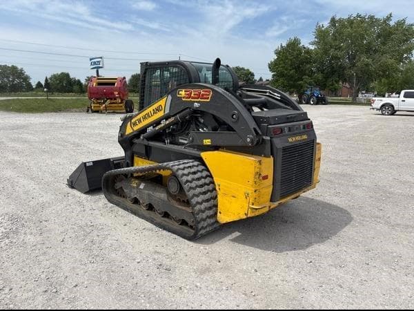 Image of New Holland C332 equipment image 2