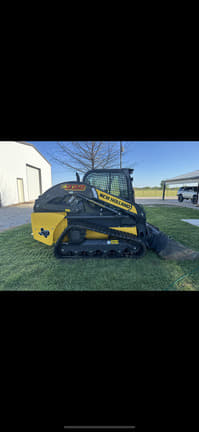 Image of New Holland C332 equipment image 2