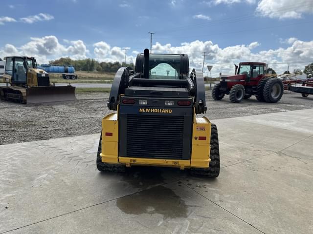Image of New Holland C332 equipment image 3