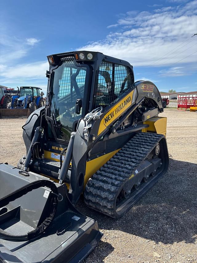 Image of New Holland C332 equipment image 1