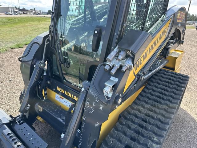 Image of New Holland C337 equipment image 3