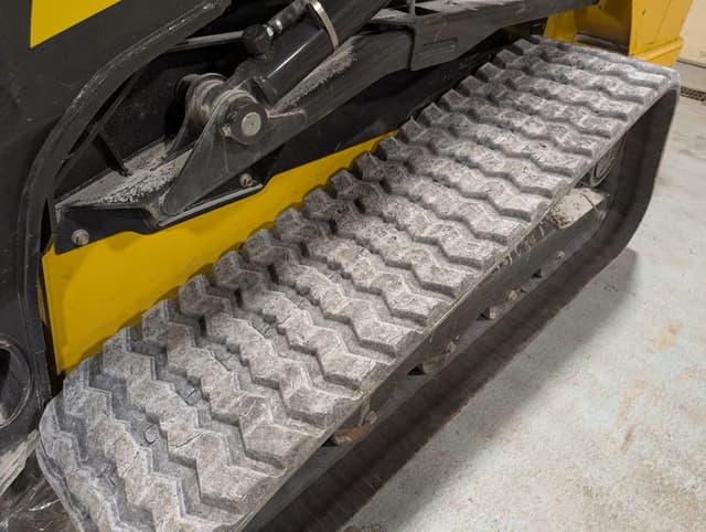 Image of New Holland C345 equipment image 4