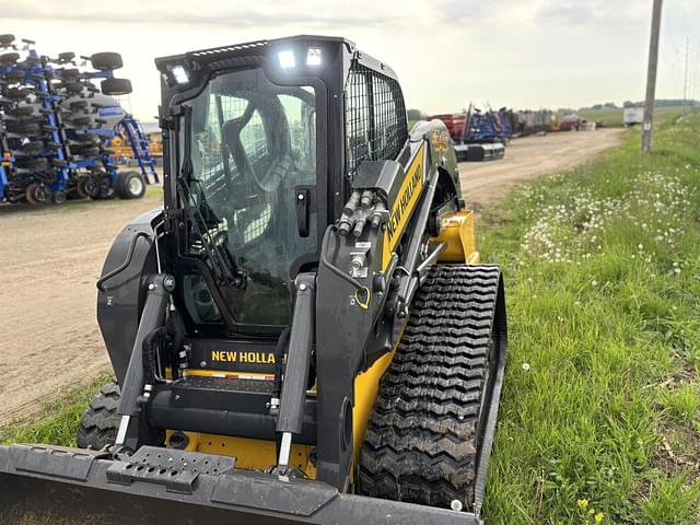 Image of New Holland C345 equipment image 4
