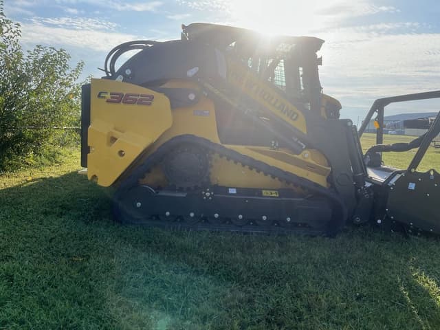 Image of New Holland C362 equipment image 3