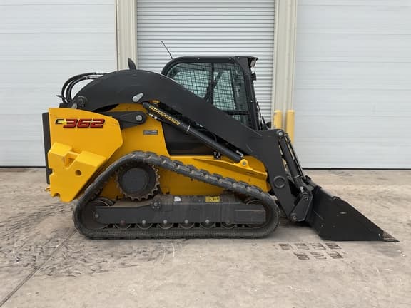 Image of New Holland C362 equipment image 2