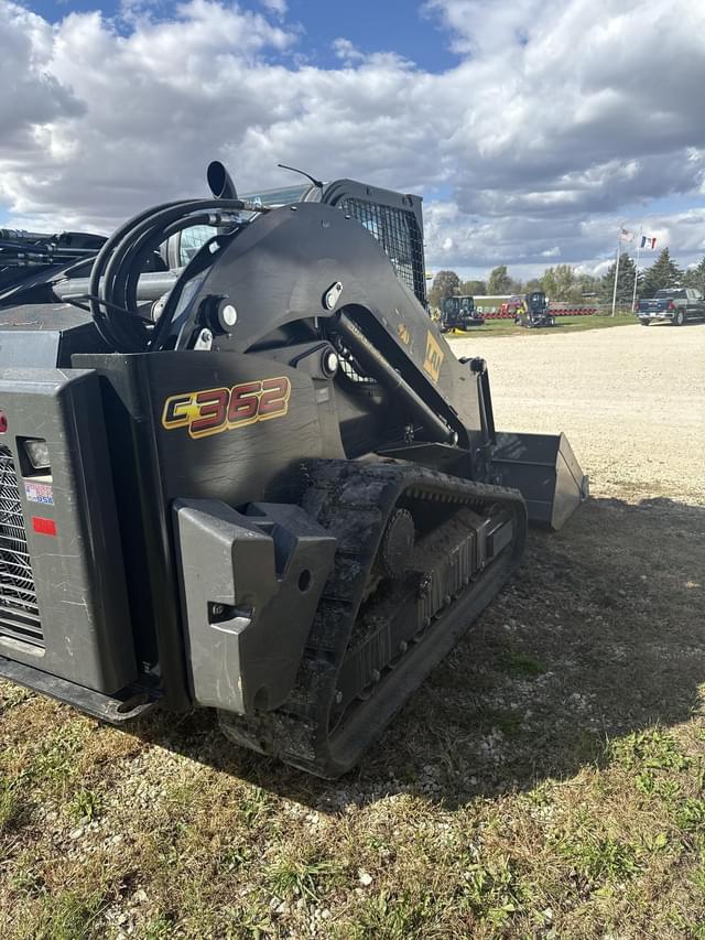 Image of New Holland C362 equipment image 1