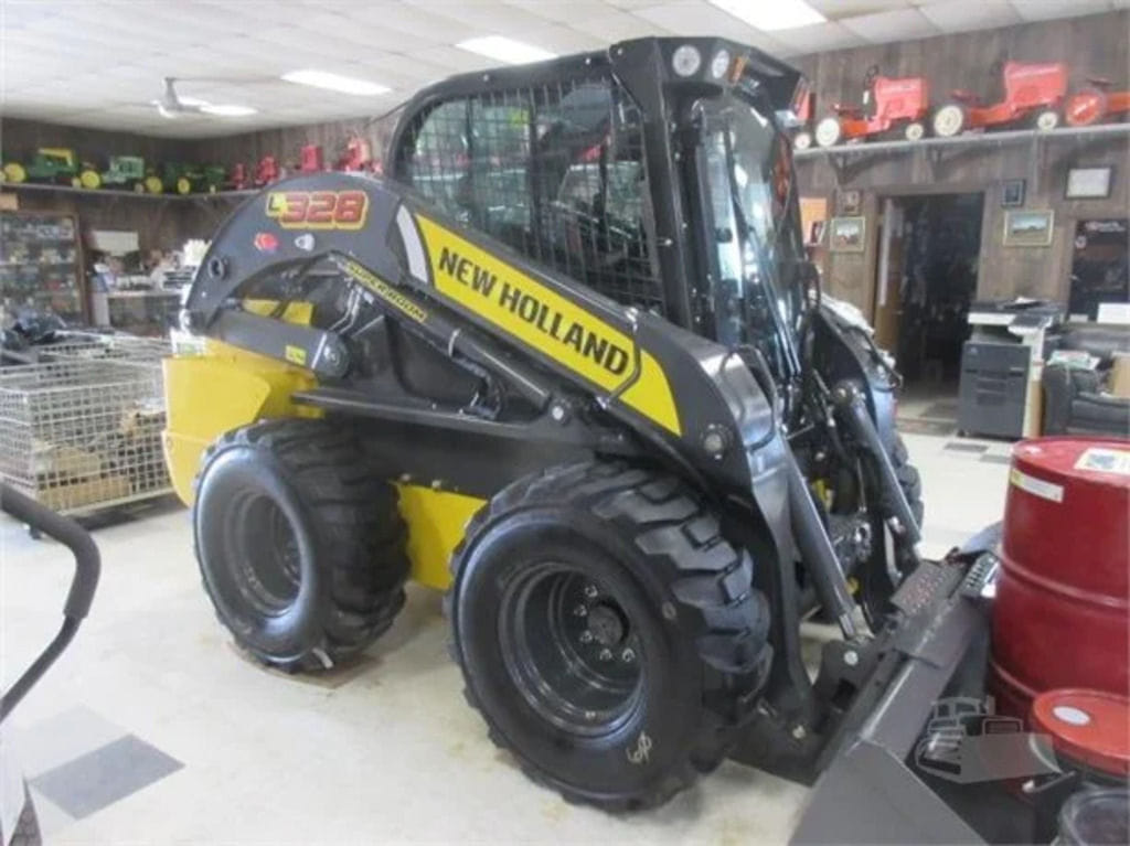 2025 New Holland L328 Equipment Image0