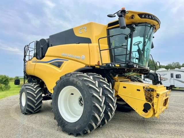 Image of New Holland CR7.90 equipment image 1