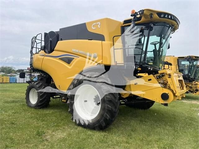 Image of New Holland CR7.90 equipment image 1