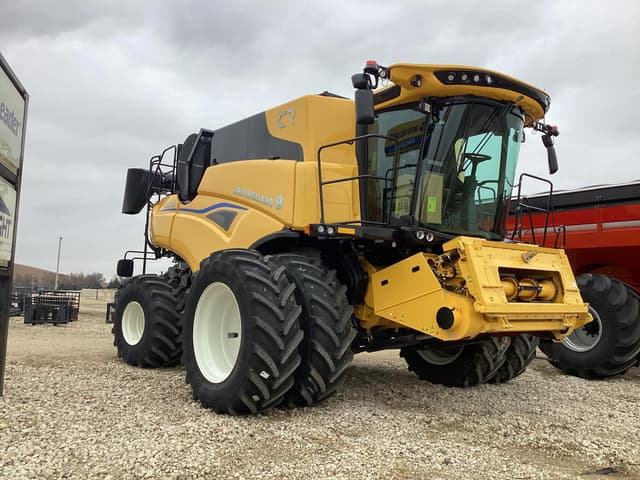 Image of New Holland CR8.90 equipment image 1