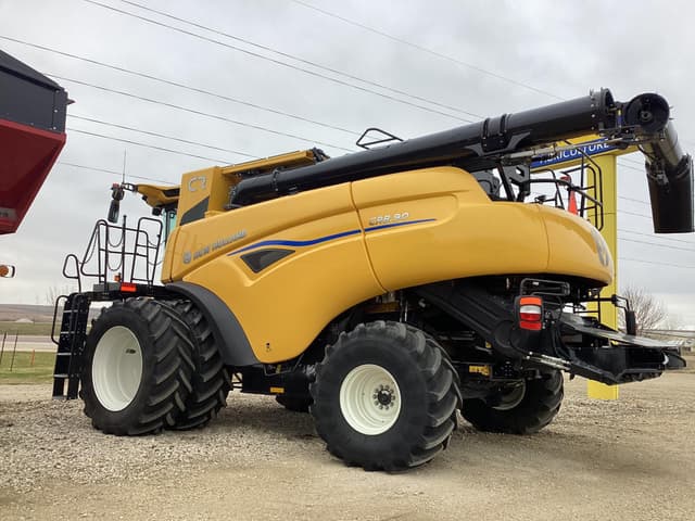 Image of New Holland CR8.90 equipment image 3